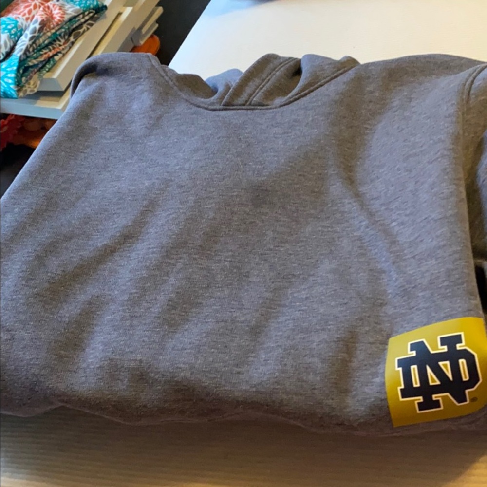 Under armour sweatshirt